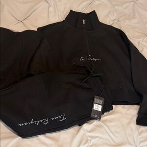 NEW TRUE RELIGION JET BLACK SCRIPTED SWEATSUIT sz M women’s Flare